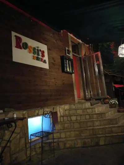 Rossi's pizza