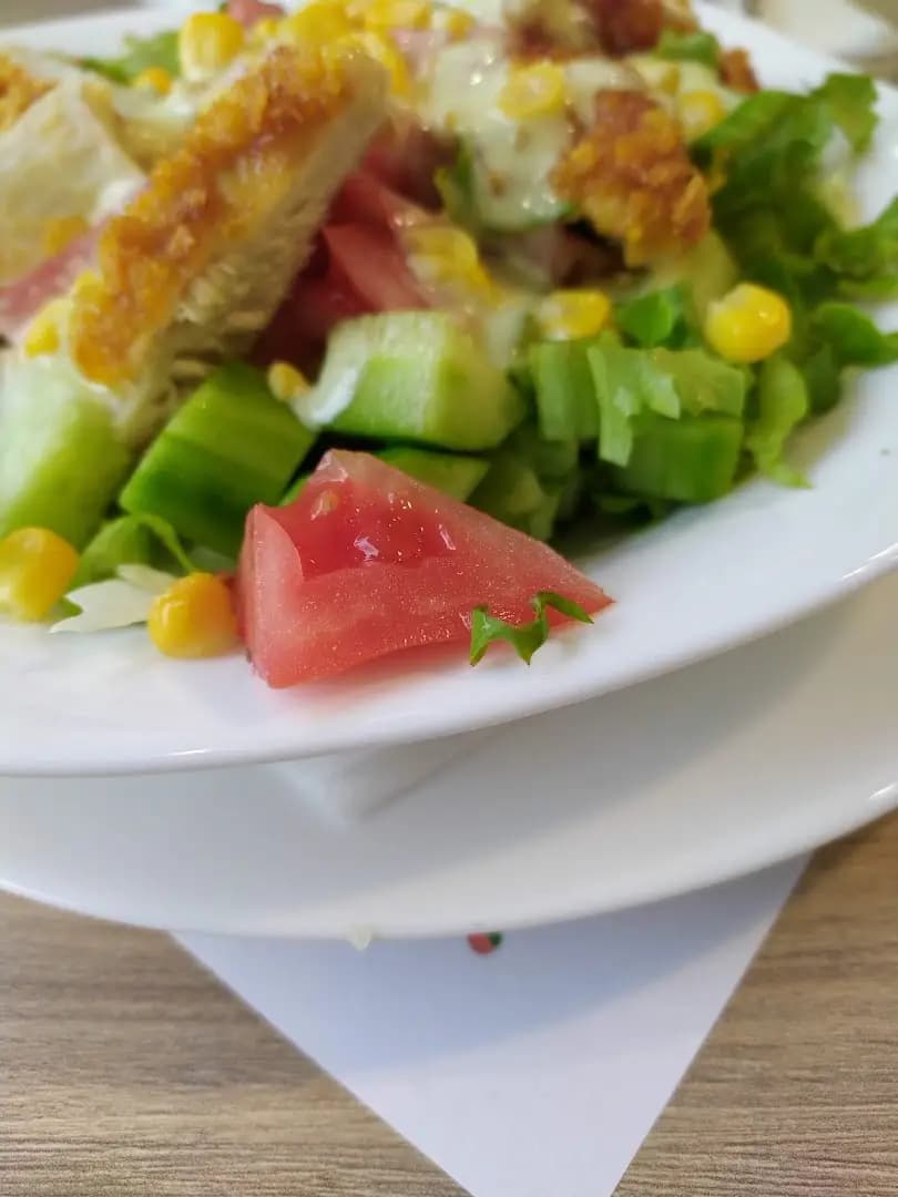 Kiwi Bar & Grill