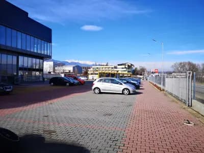 Автокъща "Ани Ауто" част от Автоцентър "АНИ-МАР"
