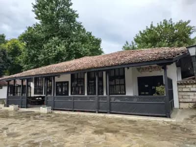 Гостилница и Хан Стария Добрич