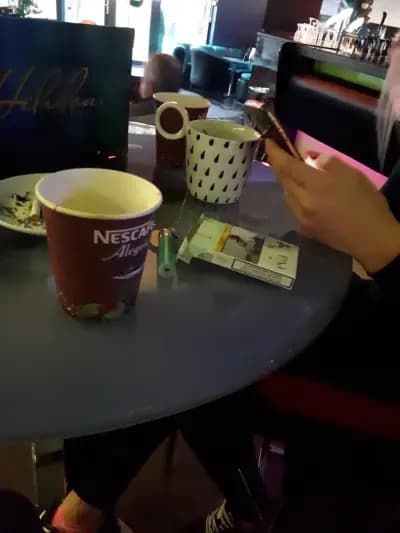 Бар Хелидони