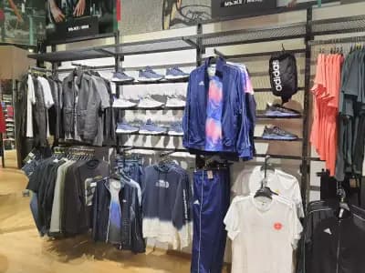 Dress4less Варна Делта Планет Мол