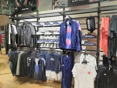 Dress4less Варна Делта Планет Мол