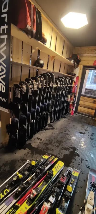 Ски училище Черният Кон The Black Horse ski & snowboard school