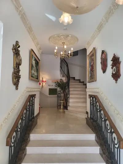 Royal Hotel