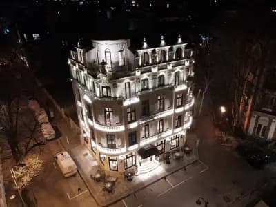 Royal Hotel