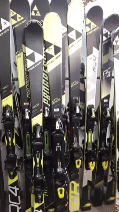 Ski Service Manol / Ски и Сноуборд под наем Самоков