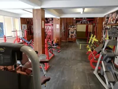 Musclemen фитнес зала Девин