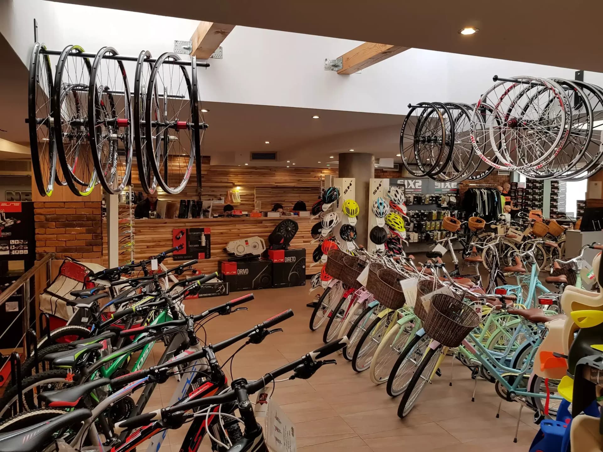 VELOMASTERS