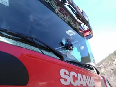 ЛЕПЕНЕ И ВЪЗСТАНОВЯВАНЕ НА СПУКАНИ АВТОСТЪКЛА за ЦЯЛАТА СТРАНА, ГЛАСМЕДЖИК