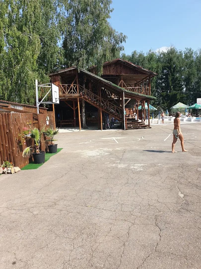 Басейн Белчин Бани