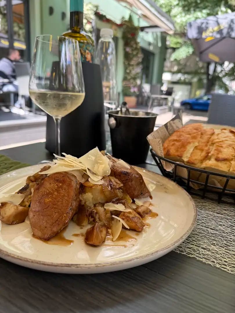 Zaara Restaurant