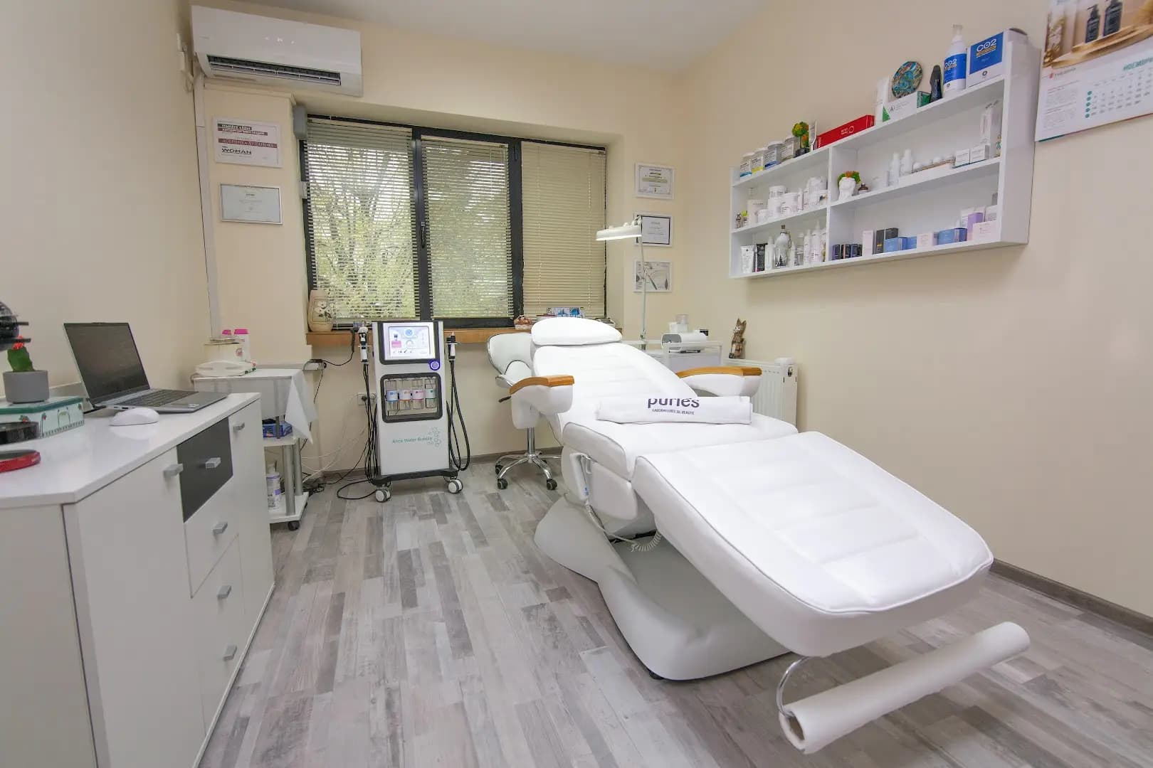 Dobi Aesthetics Lab- Почистване лице Hydrafacial,SQT биомикронидлинг, Fillmed Nanosoft NCTF 135 HA