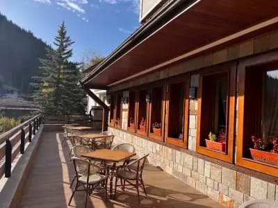 Shiroka Laka Hotel