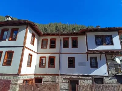 Shiroka Laka Hotel