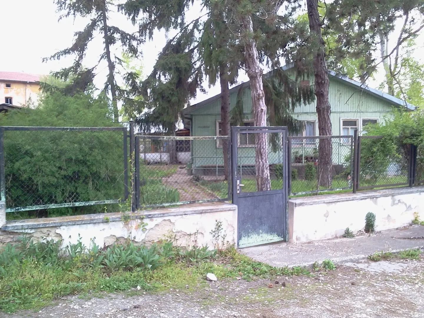 КЪМПИНГ ЛАЗУРЕН БРЯГ