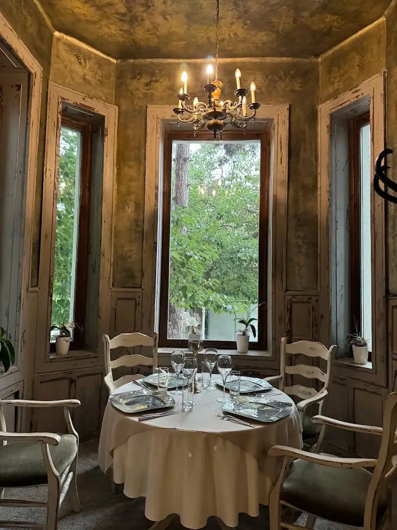 Villa Burov - Restaurant Deluxe