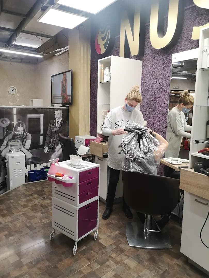 Салон Нуши І Варна І Фризьорски Салон І Маникюр и Педикюр І Терапия за коса І Лечение косопад І Кератиново изправяне