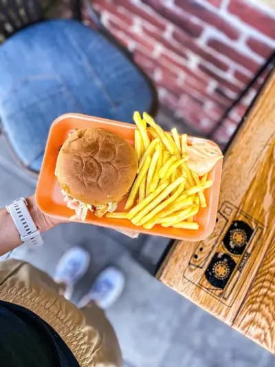 G-SIX Burger & Fitbox