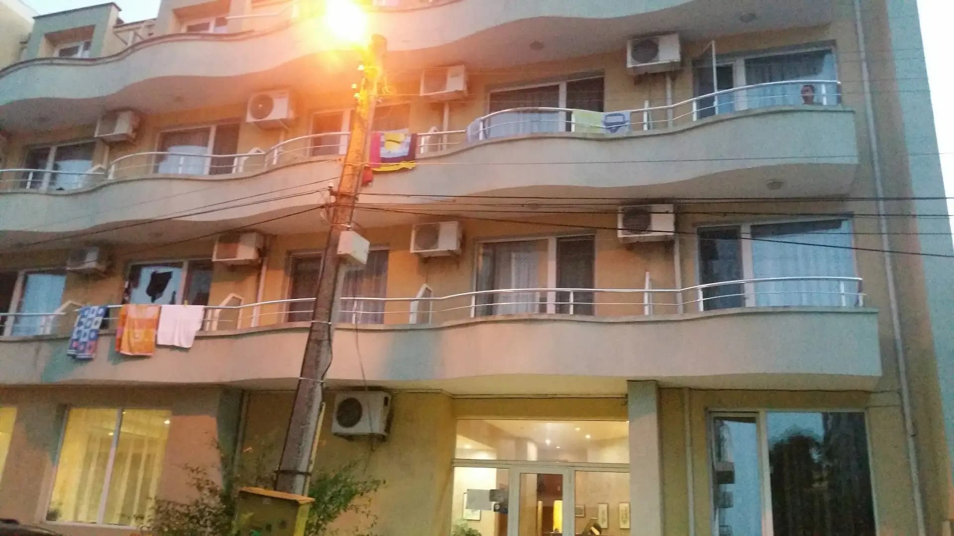 Family Hotel Lazuren Briag