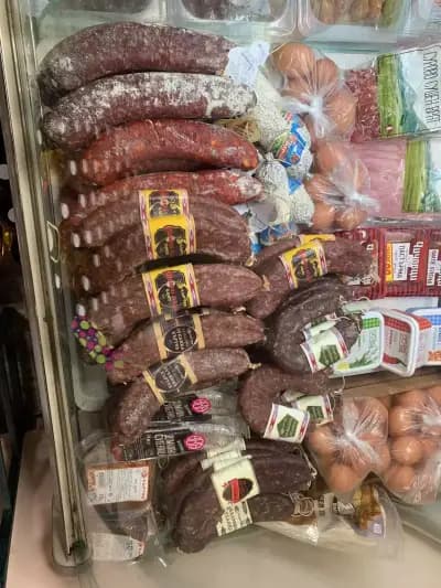 Магазин за млечни, месни продукти Петела
