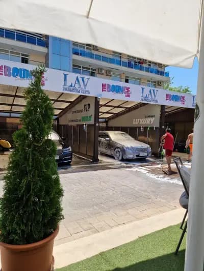 LUXURY carwash
