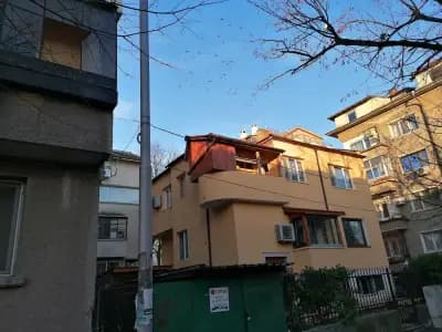 „Салонът“