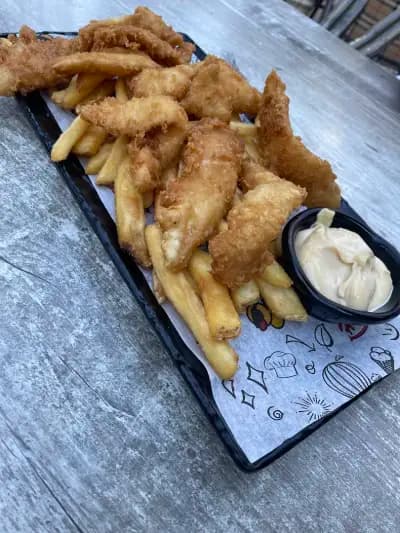 Happy Bar & Grill Lazur