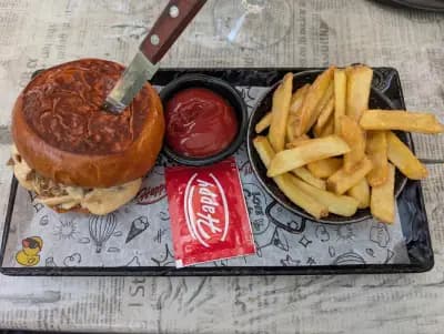 Happy Bar & Grill Lazur