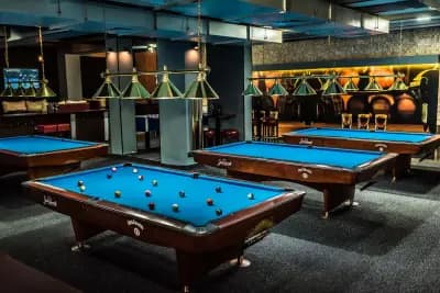 Shots bar & billiard