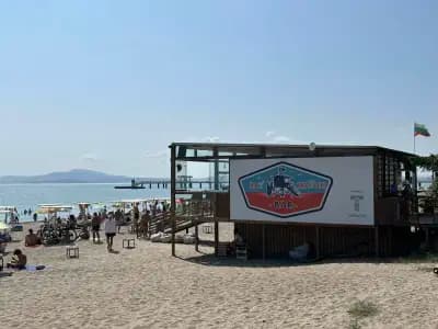 Baywatch bar