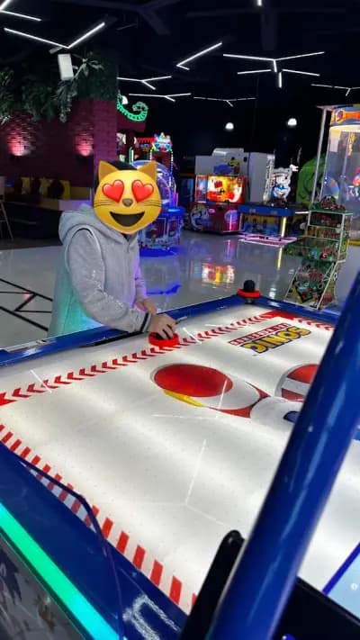 Playground, Mall Galleria
