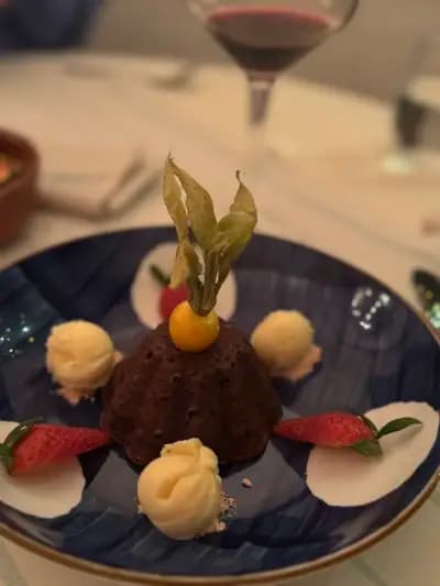 L'etranger restaurant