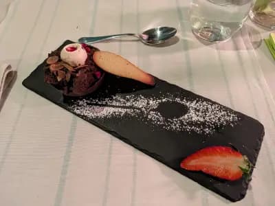 L'etranger restaurant