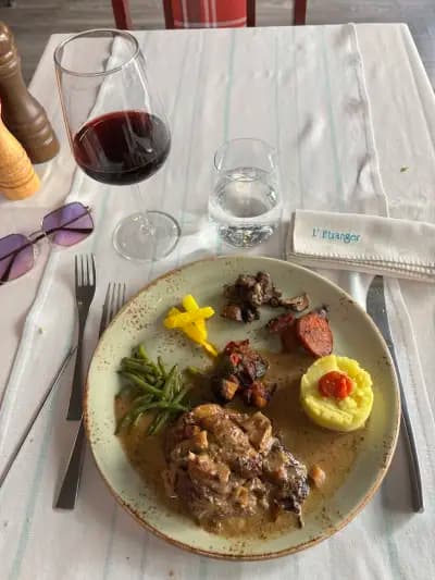 L'etranger restaurant