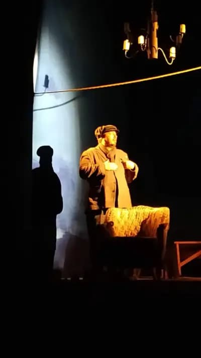 Малък градски театър „Зад канала“