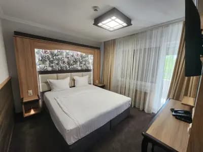 Hotel ZOO Sofia - Secured Paid Parking
