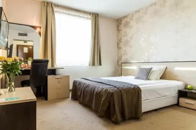 City Avenue Hotel by HMG-Free Parking-Free Wi-Fi