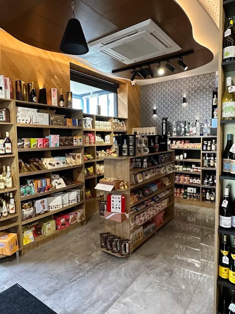 Delirium Shop & Wine Bar