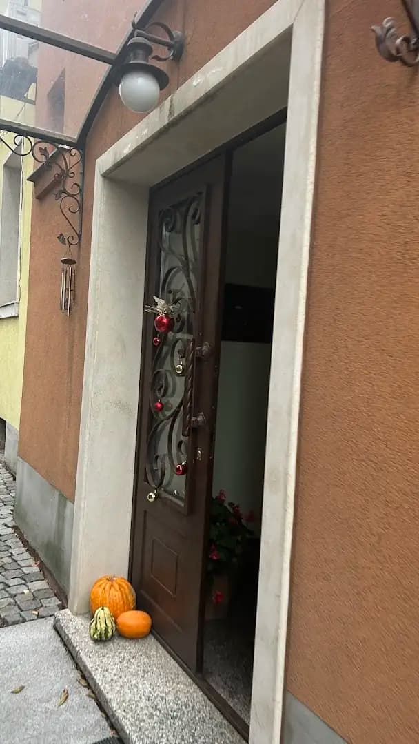 Адвокатско дружество "Петров и партньори"