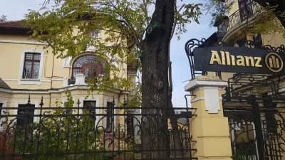 Алианц България