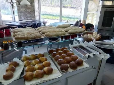 Globe Kitchen & GKal Bakery
