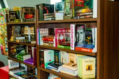 Книжарница М-Прес