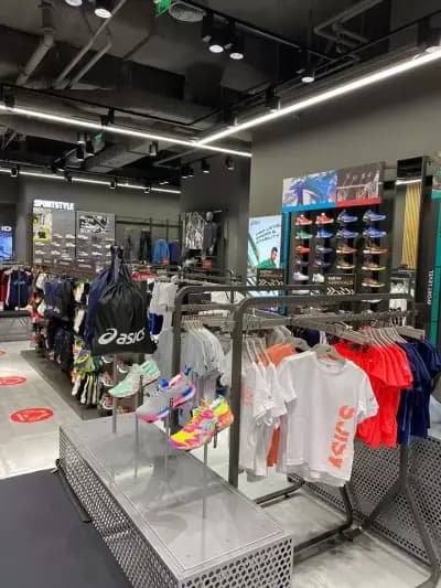 ASICS Paradise Center