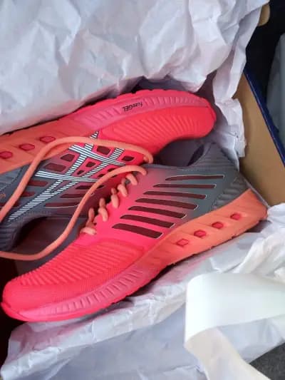 ASICS Belov