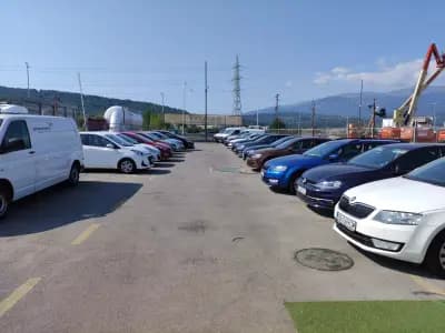 АУТОХОФ - АВТОМОБИЛИ ВЪРНАТИ ОТ ЛИЗИНГ