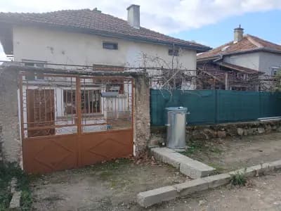 Училище "Св. Св. Кирил и Методий"