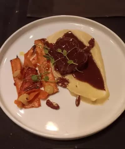 101 Bar & Dinner