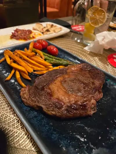BLEND Bar & Dinner