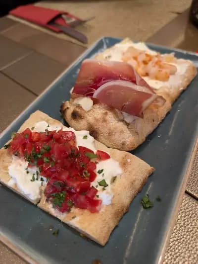 BLEND Bar & Dinner